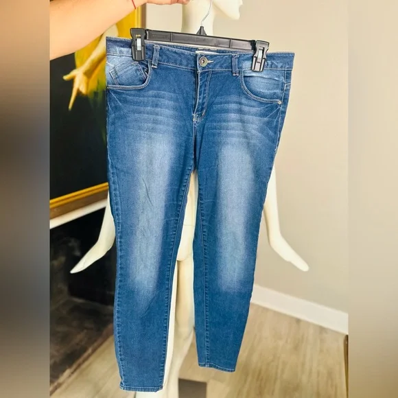 Jolt Skinny Jeans Size 7 - Picture 1 of 5